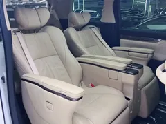 2023 Toyota Vellfire Hybrid 2.5L HV Ultimate, белый — фото 5