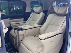 2023 Toyota Vellfire Hybrid 2.5L HV Ultimate, белый — фото 15