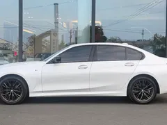 2023 BMW 3 Series 325Li M Sport Dark Night Package, белый — фото 7