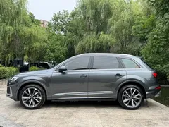 2021 Audi Q7 55 TFSI quattro S line — фото 4
