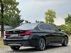 2023 BMW 5 Series 530Li Leading M Sport Package, чёрный — фото 6
