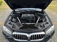 2023 BMW 5 Series 530Li Leading M Sport Package, чёрный — фото 17