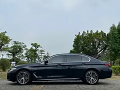 2023 BMW 5 Series 530Li Leading M Sport Package, чёрный — фото 19