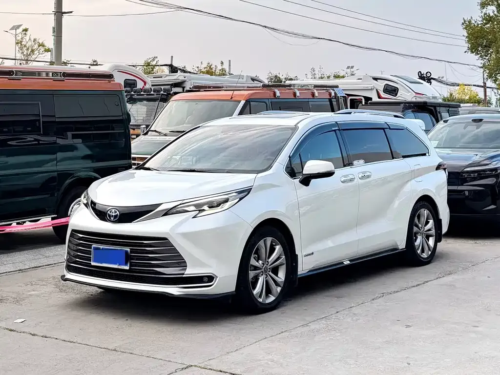 2023 Toyota Sienna 2.5L