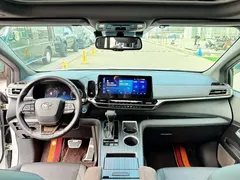 2023 Toyota Sienna 2.5L, белый — фото 7
