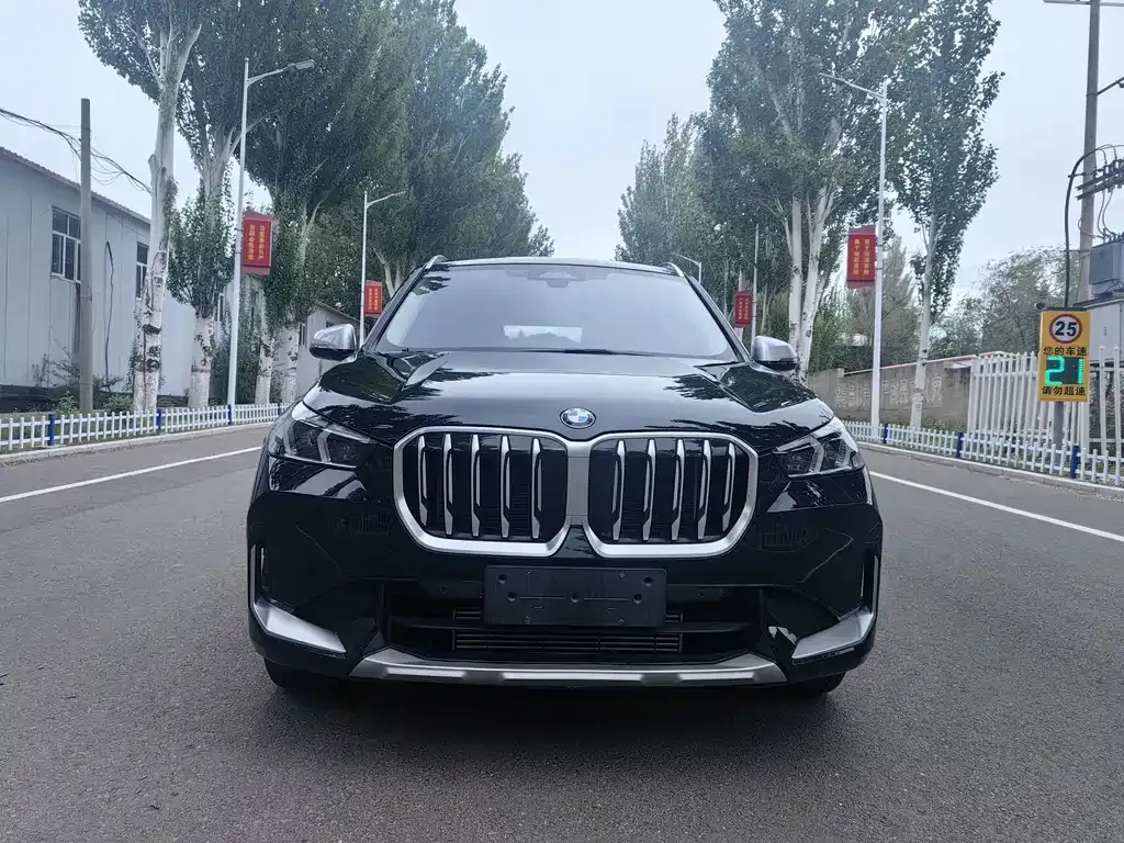 2023 BMW X1