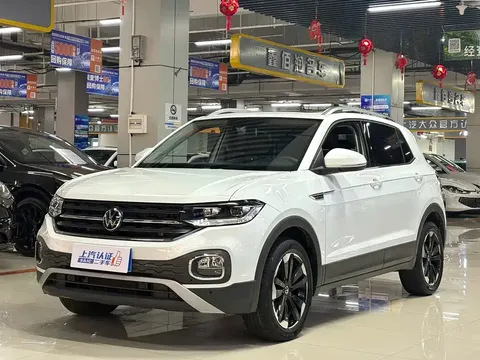 2021 Volkswagen Tacqua 1.5L AT
