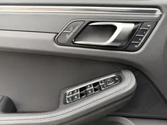 2021 Porsche Macan 2.0T — фото 9