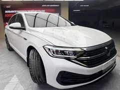 2023 Volkswagen Sagitar 280TSI DSG Plus, белый — фото 3