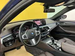 2022 BMW 5 Series 530Li M, синий — фото 29