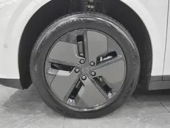 2025 Li Auto i6 2WD, белый — фото 12