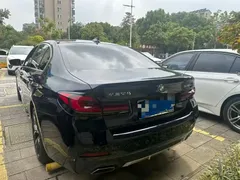 2023 BMW 5 Series 530Li M, чёрный — фото 9