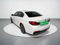 2022 BMW 5 Series 535Le PHEV M Sport Package, белый — фото 4