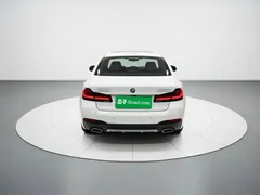 2022 BMW 5 Series 535Le PHEV M Sport Package, белый — фото 5