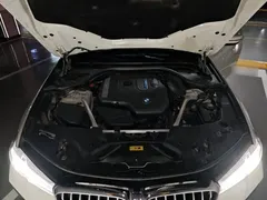 2022 BMW 5 Series 535Le PHEV M Sport Package, белый — фото 21