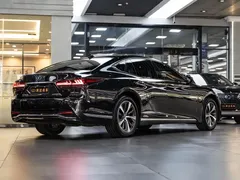 2021 Lexus LS 500h, чёрный — фото 3