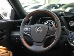 2021 Lexus LS 500h, чёрный — фото 14