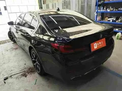 2022 BMW 5 Series 5 530Li M, чёрный — фото 3