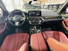 2022 BMW 5 Series 525Li M Sport Package, белый — фото 14