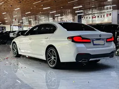 2022 BMW 5 Series 525Li M Sport Package, белый — фото 17