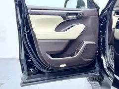 2022 Toyota Highlander 2.5L Hybrid 4WD Ultimate 7-seat, чёрный — фото 7