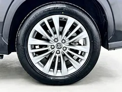 2022 Toyota Highlander 2.5L Hybrid 4WD Ultimate 7-seat, чёрный — фото 17