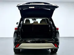 2022 Toyota Highlander 2.5L Hybrid 4WD Ultimate 7-seat, чёрный — фото 19