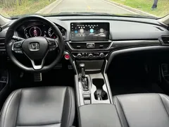 2022 Honda Accord 260TURBO Premium — фото 5
