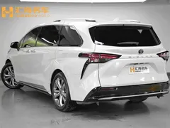 2021 Toyota Sienna 2.5L, белый — фото 3
