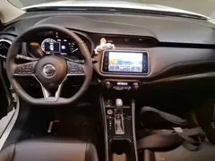 2022 Nissan Kicks 1.5L CVT XV, белый — фото 10