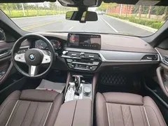 2023 BMW 5 Series 530Li Premium M Sport Package, чёрный — фото 4