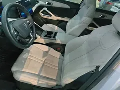 2025 BYD Yuan UP Smart Driving 401km Vitality, белый — фото 15