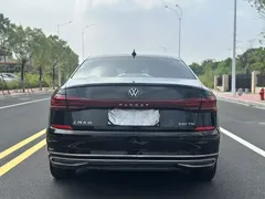 2022 Volkswagen Passat 330TSI Luxury, чёрный — фото 8