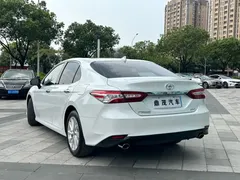 2021 Toyota Camry 2.0G, белый — фото 6
