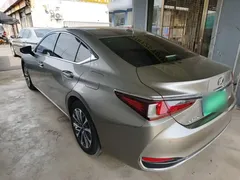 2022 Lexus ES 200 — фото 5