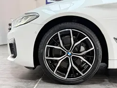 2022 BMW 5 Series 530Li M, белый — фото 17