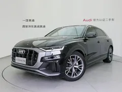 2021 Audi Q8 55 TFSI, чёрный — фото 1