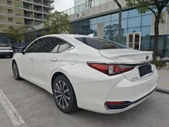 2022 Lexus ES 300h, белый — фото 6