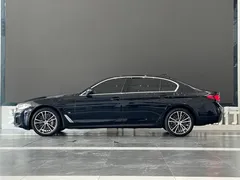 2021 BMW 5 Series 5 530Li M, чёрный — фото 3