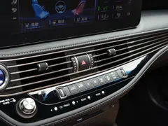 2021 Lexus LS 500h, чёрный — фото 17