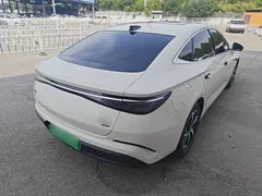 海豹07 DM-i 2026款 DM-i 1.5T 230km 旗舰型, белый — фото 7
