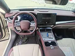 海豹07 DM-i 2026款 DM-i 1.5T 230km 旗舰型, белый — фото 10