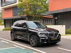 2022 BMW X5 30Li M Sport Package, чёрный — фото 3