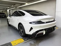 2024 Xiaomi SU7 RWD Long Range Smart Driving, белый — фото 16