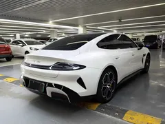 2024 Xiaomi SU7 RWD Long Range Smart Driving, белый — фото 18