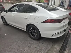 2023 BYD Qin PLUS DM-i 55KM, белый — фото 5