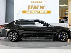 2021 BMW 5 Series 530Li Premium M Sport Package, чёрный — фото 4
