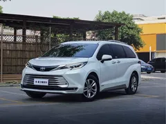 2021 Toyota Sienna 2.5L, белый — фото 1