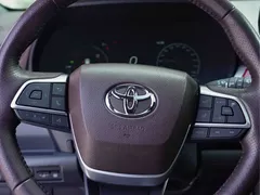2021 Toyota Sienna 2.5L, белый — фото 15