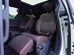 2021 Toyota Sienna 2.5L, белый — фото 26